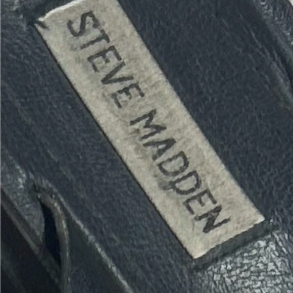 Steve Madden Black Leather Platform Sandals/Flip Flops. - Picture 9 of 10